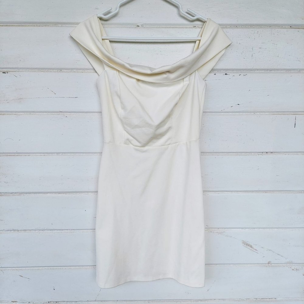 Emory Park Off the Shoulder White Body Con Wedding Dress Small